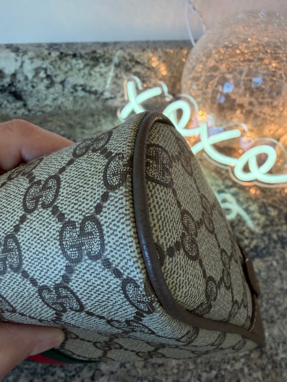 Vintage Gucci Beige GG Supreme Clutch with Green and Red Stripe - Picture 7 of 10